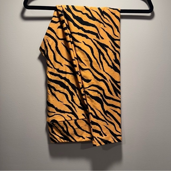 NEW TC LulaRoe Buttery Soft Leggings Tall& CurvyStretchy 12-18 L-XXL Tiger print - Picture 5 of 16